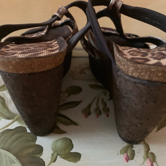 Size 7 Donald Pliner sandals - Picture 2 of 5